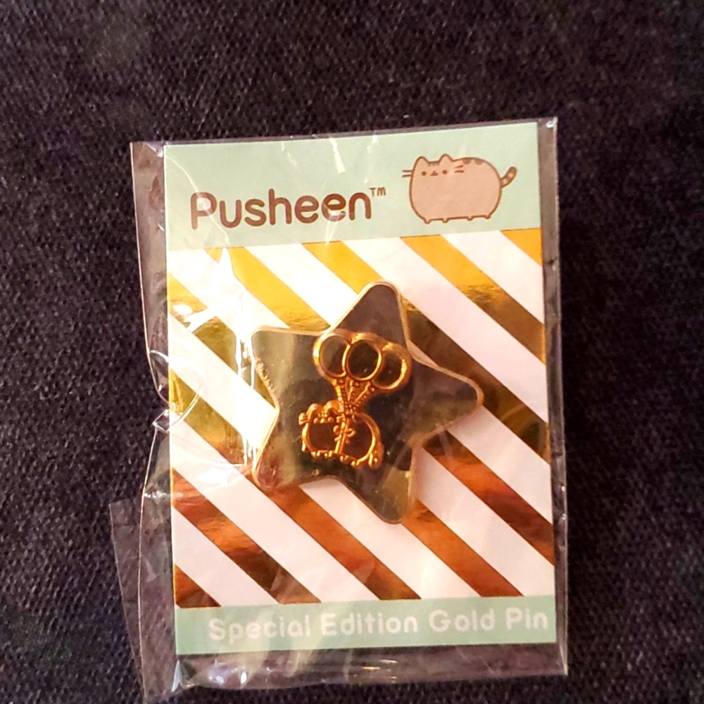 Pusheen Box Exclusive Gold Pin